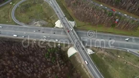 汽车交汇处俄罗斯航空景观视频的预览图