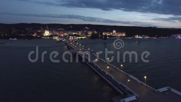 著名的木制码头在索波特波兰视频的预览图