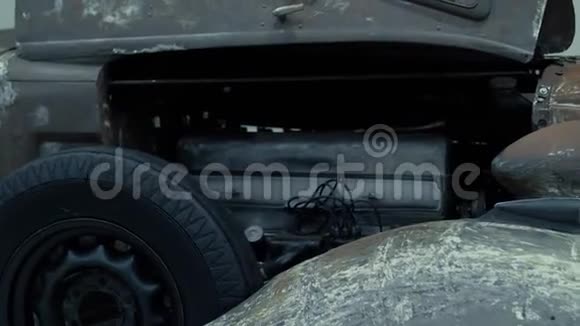 黑色复古车的大灯视频的预览图