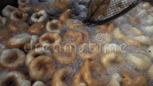 土耳其甜甜圈传统甜甜圈乐玛视频的预览图