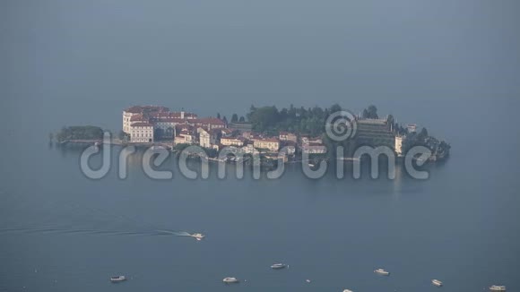 意大利科莫湖日出船只和岛屿视频的预览图