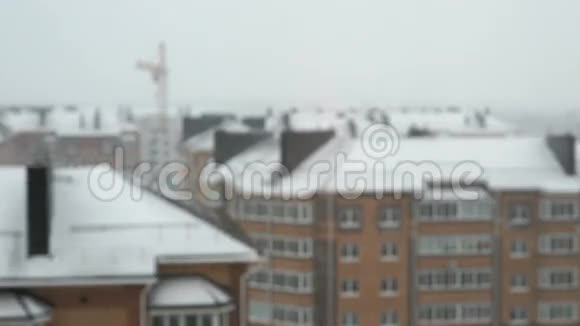 多层住宅住宅有一场暴风雪视频的预览图
