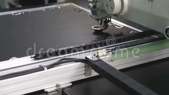 机器人缝纫机计算机控制缝纫机自动缝纫机自动机器刺绣视频的预览图