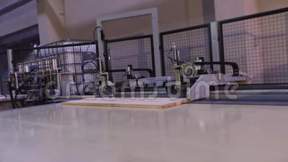 一家家具厂生产家具面板现代家具厂现代输送线视频的预览图