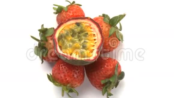 激情水果和草莓视频的预览图