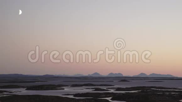 挪威的月亮景观粉红色的日落视频的预览图