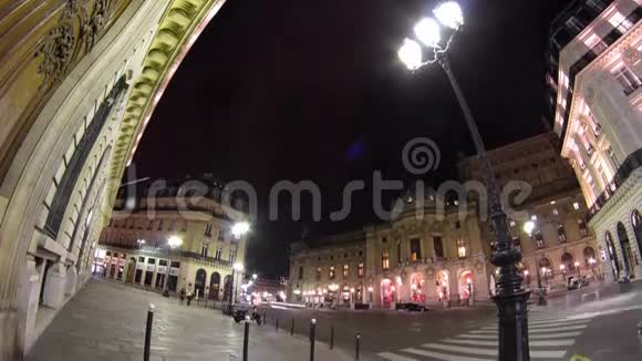 巴黎国家歌剧院附近街道的交通视频的预览图