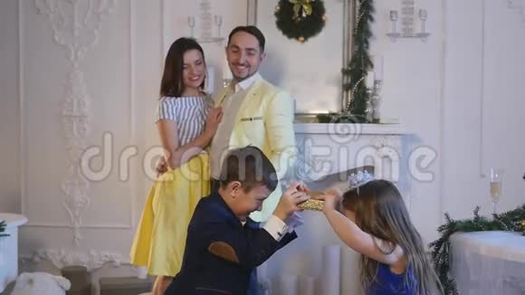 家庭新年照片闪光灯视频的预览图