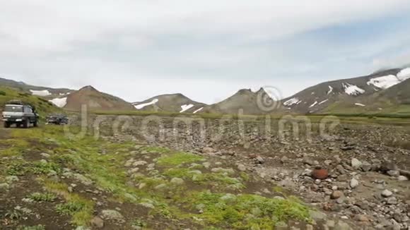 阿瓦钦斯卡亚火山脚下的全景视频的预览图