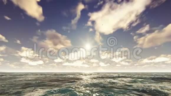 阳光明媚的一天的海景海上度假大自然度假胜地美丽的夏日背景视频的预览图