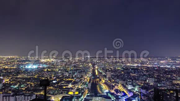 夜晚的城市天际线巴黎法国采取的措施视频的预览图