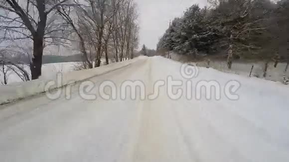雪中4K超高清视点驱动器POV视频的预览图