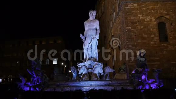 意大利佛罗伦萨海王星喷泉和韦奇奥宫视频的预览图