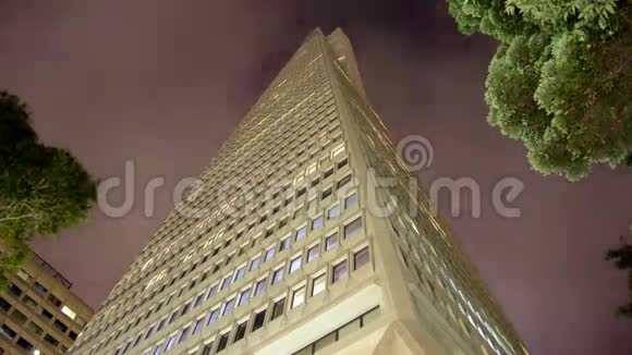 旧金山夜间跨美建筑时间的推移4K视频的预览图