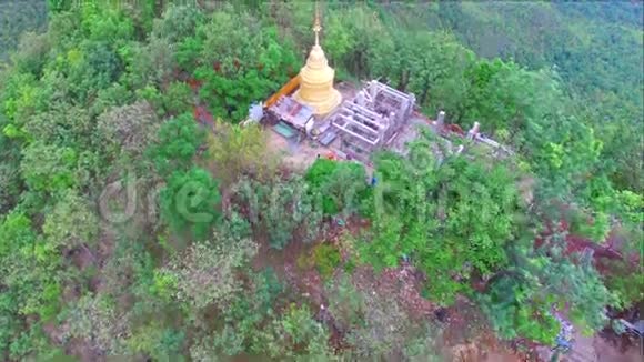 泰国兰丰省杜卡莫山的鸟瞰图视频的预览图