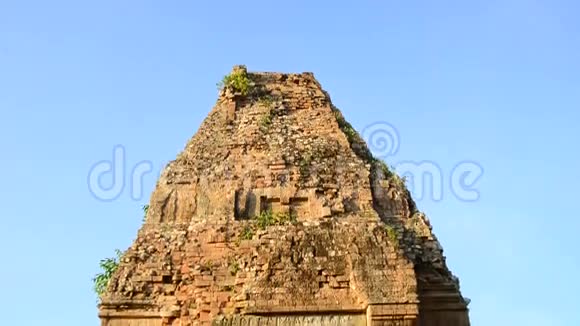 柬埔寨吴哥窟古寺庙顶盘下室视频的预览图