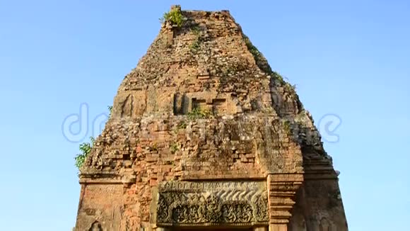 柬埔寨吴哥窟古寺庙顶盘下室视频的预览图