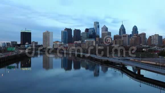 费城市中心一天到一夜的时间4视频的预览图