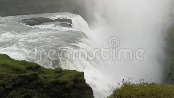 冰岛雄伟的古尔福斯瀑布视频的预览图