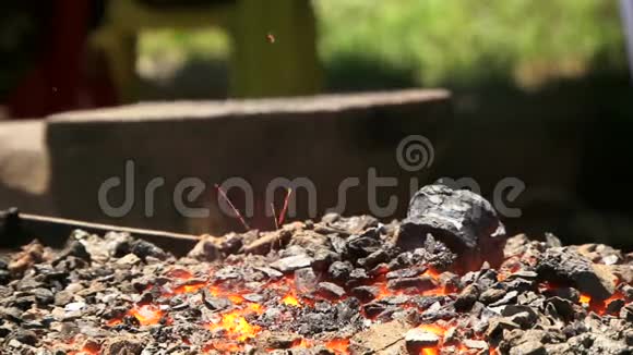 热火烧炉的特写镜头视频的预览图