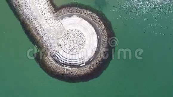 空中人造石岛视频的预览图