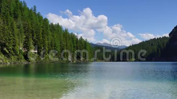 阿尔卑斯山的湖视频的预览图