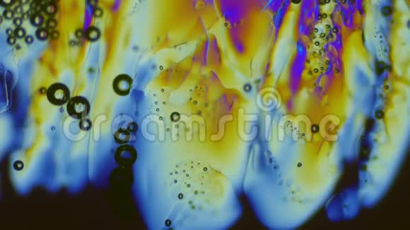 偏振光显微镜下熔化冰视频的预览图