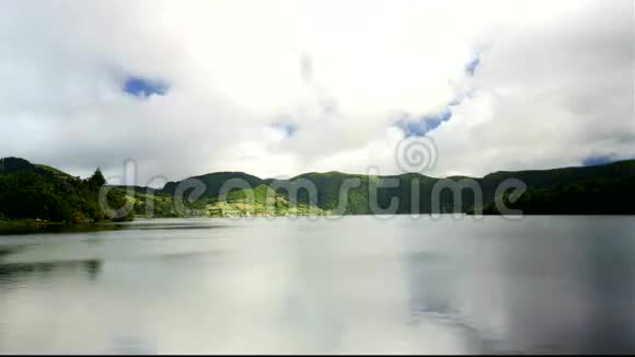亚速尔港圣米格尔岛海岸令人惊叹的景观景色视频的预览图