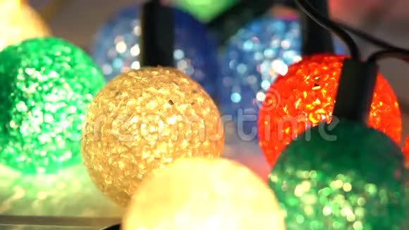 庆祝新年灯光装饰圣诞灯加兰兹视频的预览图