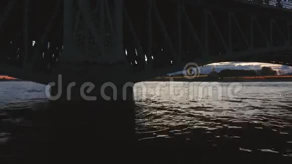 尼瓦河三一桥的一部分俄罗斯圣彼得堡视频的预览图