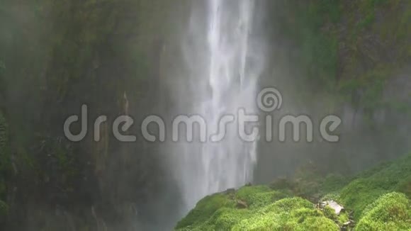 北苏门答腊的西皮索皮索瀑布镜头准备射击视频的预览图