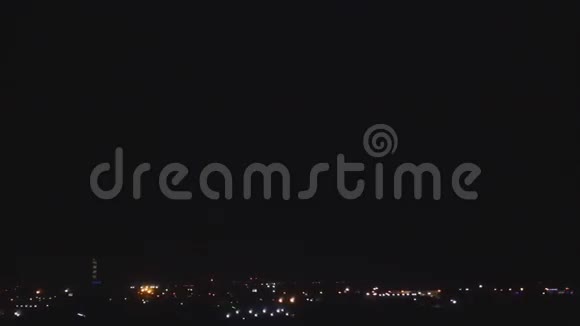 夜城的雷雨视频的预览图