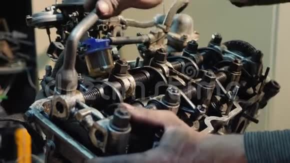 汽车维修汽车发动机修理视频的预览图