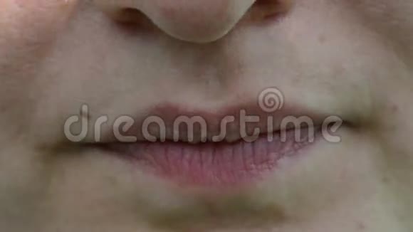 口唇齿齿健康森林黑莓微笑视频的预览图