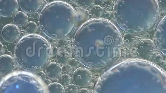 气泡慢旋流的抽象背景视频视频的预览图