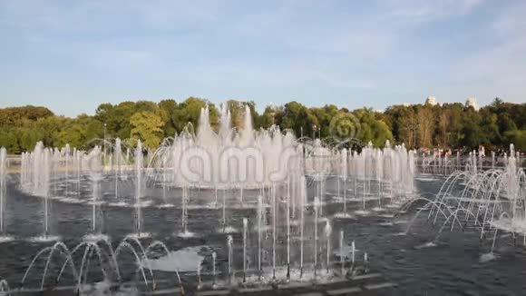 莫斯科Tsaritsyno的灯光和音乐喷泉视频的预览图