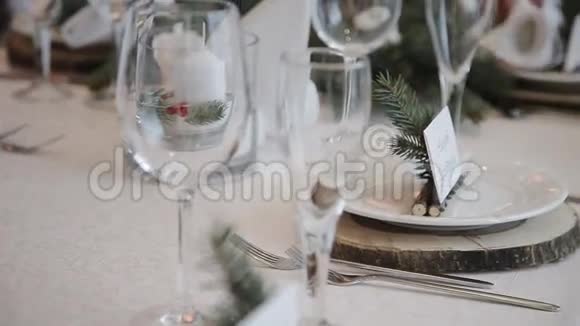 提供乡村餐巾纸的婚礼桌视频的预览图