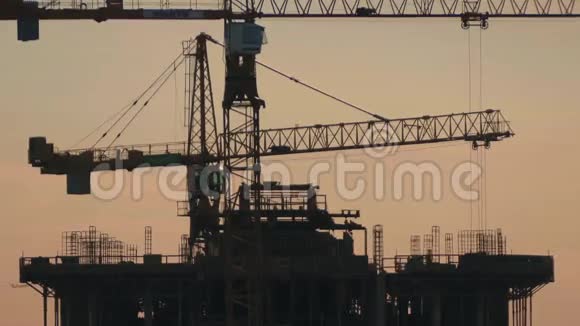 建造中建筑物的顶部视频的预览图