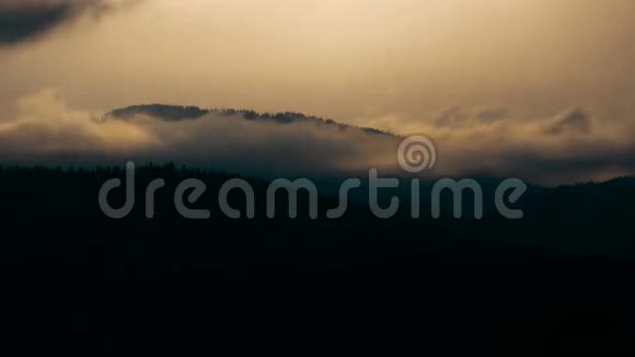 山中云雾的时间流逝视频的预览图