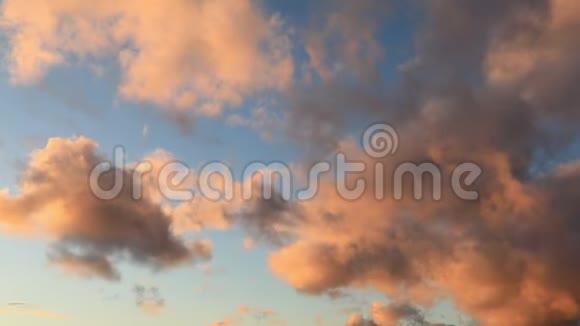 美丽的日落天空自然夏季背景概念视频的预览图
