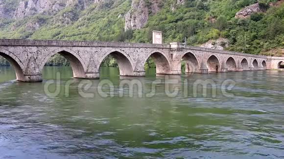 德瑞纳河石桥维塞格勒波斯尼亚视频的预览图