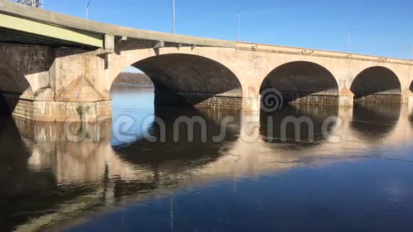 康涅狄格州哈特福德的伯克利大桥视频的预览图