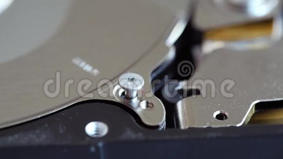 修理硬盘扭转硬盘驱动器关闭视频的预览图