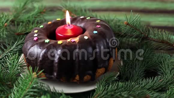 带蜡烛的圣诞蛋糕视频的预览图
