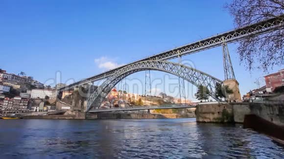 葡萄牙波尔图市标志性的DomLuisI桥视频的预览图