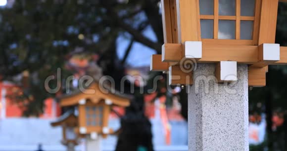 东京白天在哈纳佐诺神社的灯笼视频的预览图