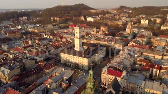 老利沃夫的城市景观和全景视频的预览图