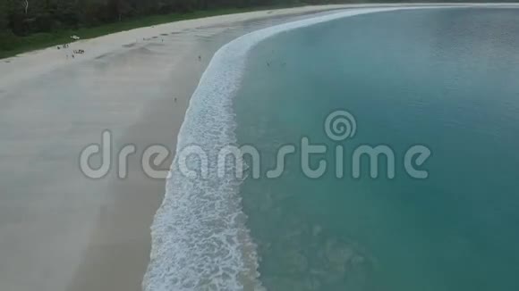 塔林邦海滩苏姆巴岛印度尼西亚视频的预览图