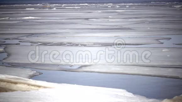 春天在海滨冰封视频的预览图