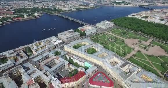 俄罗斯圣彼得堡火星全景视野三一桥彼得保罗要塞屋顶夏季视频的预览图
